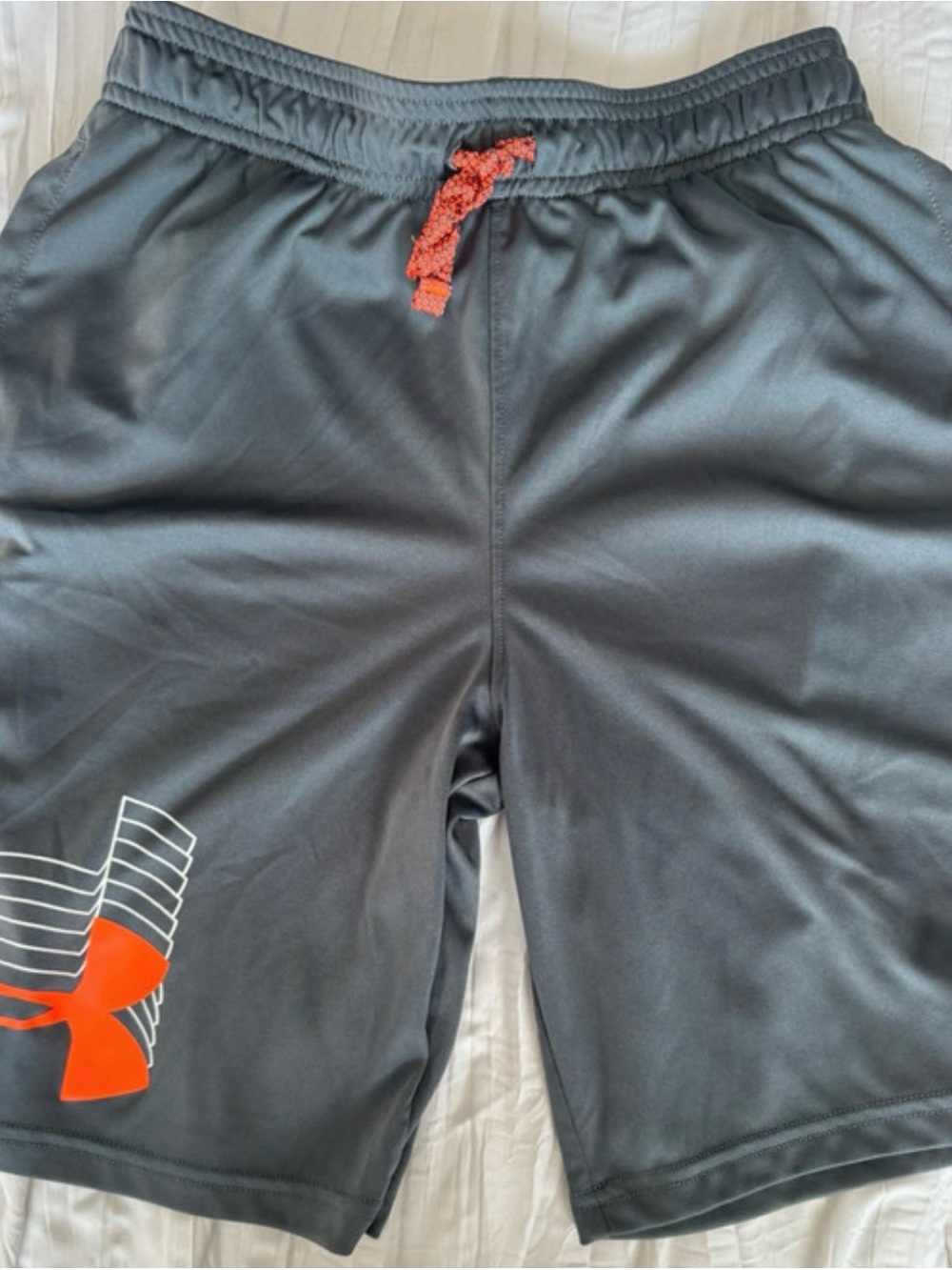 Boys Under Armour 3-Piece Athletic Lot Youth Medium Jacket Shorts - Picture 6 of 7